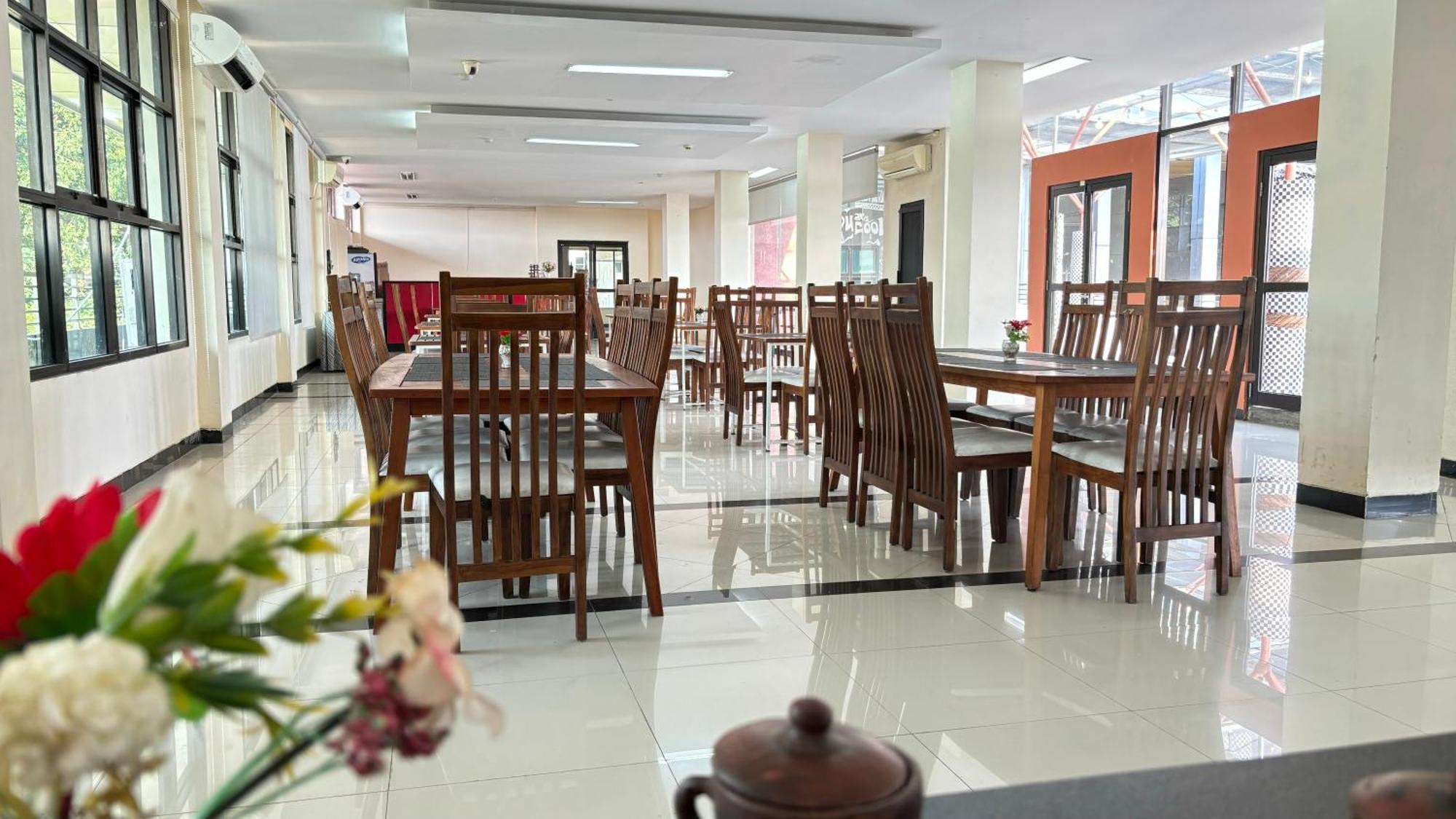 Utc Hotel Семаранг Екстериор снимка