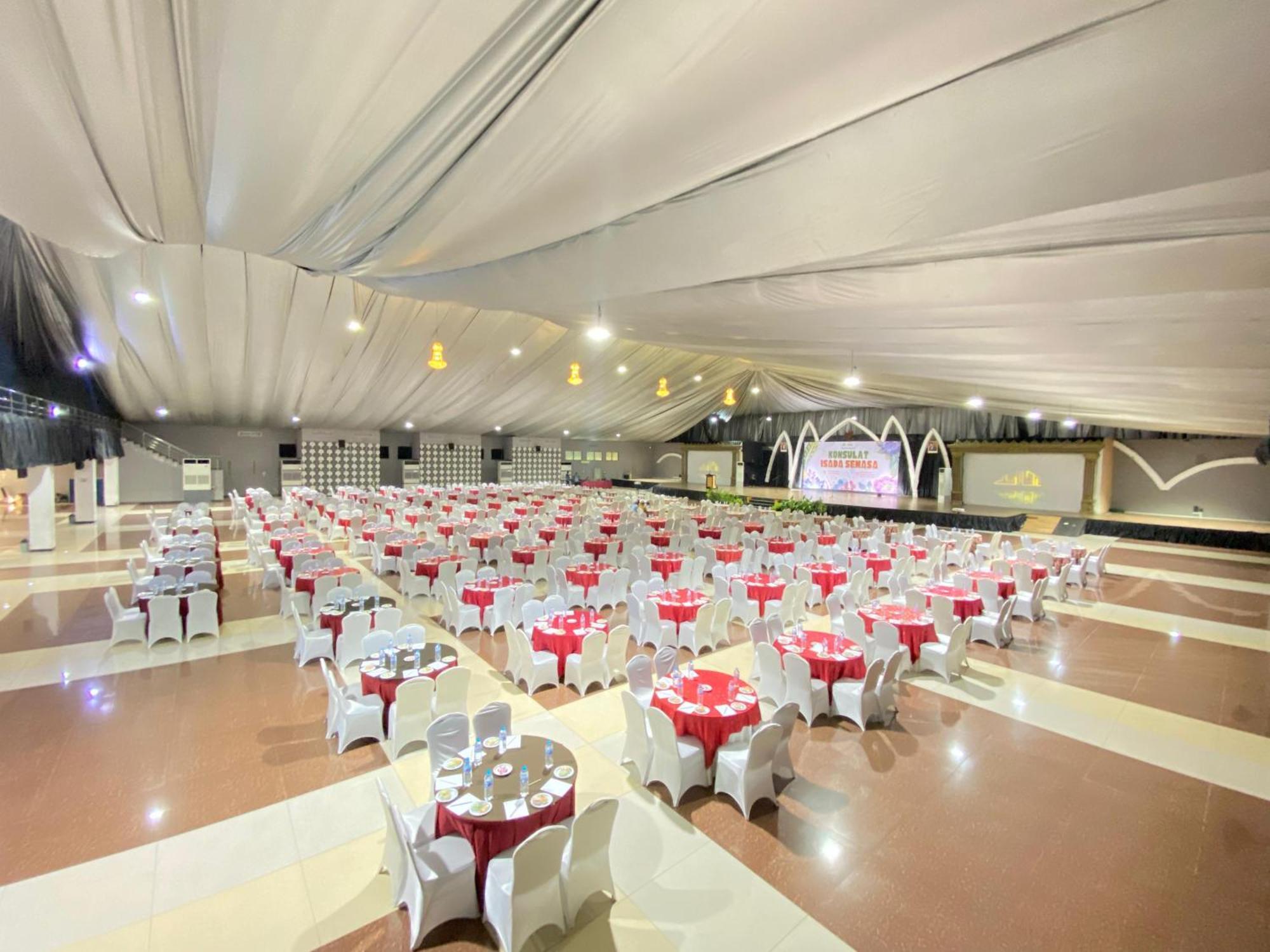 Utc Hotel Семаранг Екстериор снимка