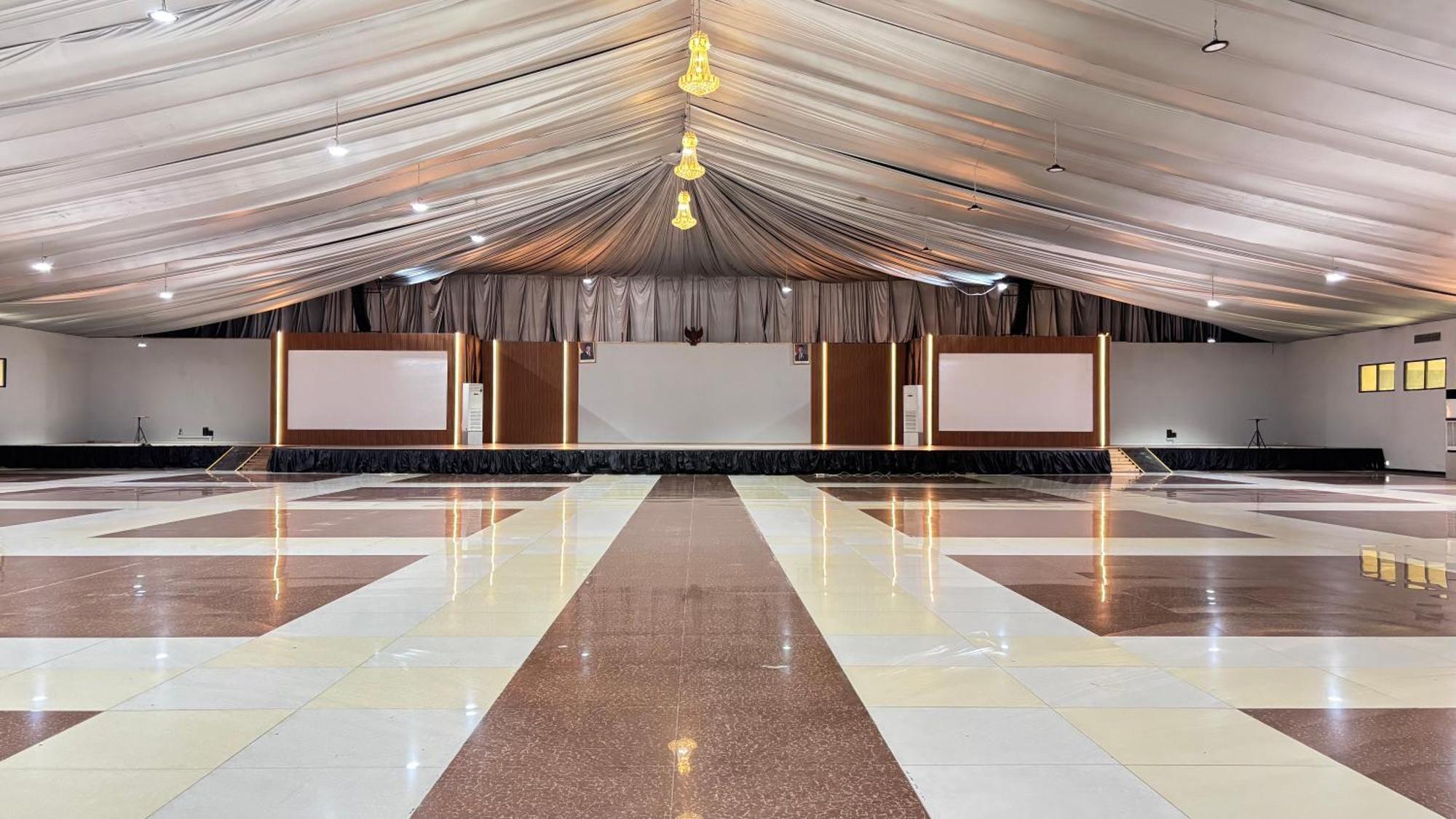 Utc Hotel Семаранг Екстериор снимка