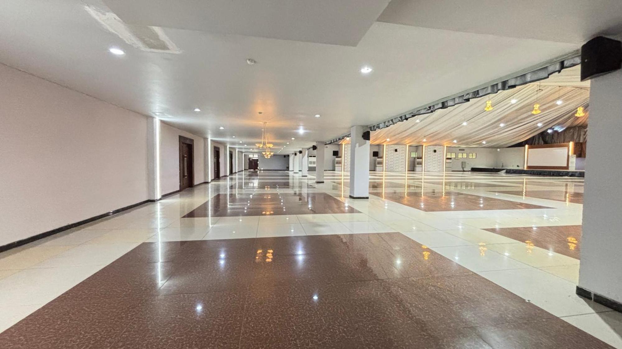 Utc Hotel Семаранг Екстериор снимка