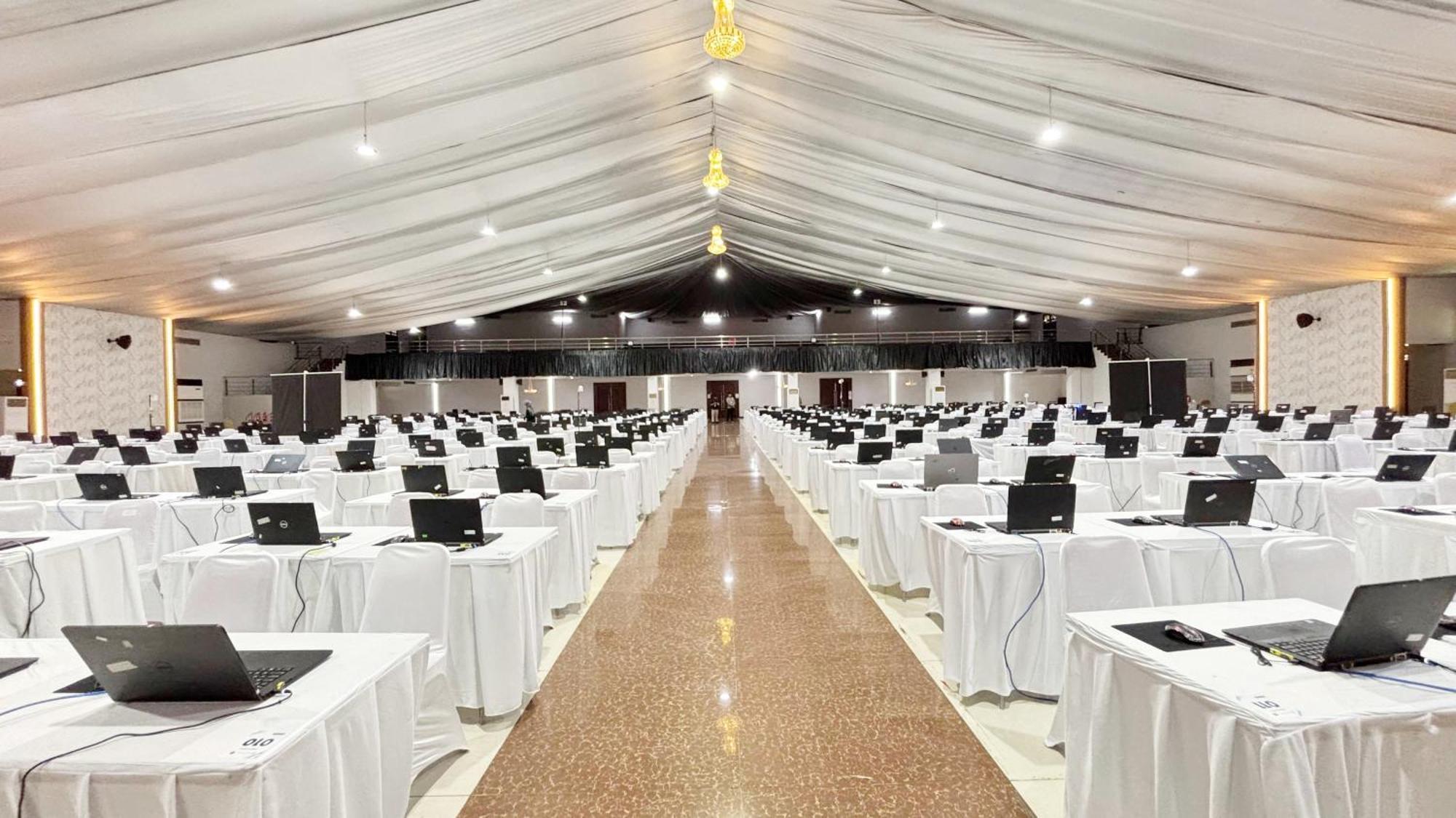 Utc Hotel Семаранг Екстериор снимка